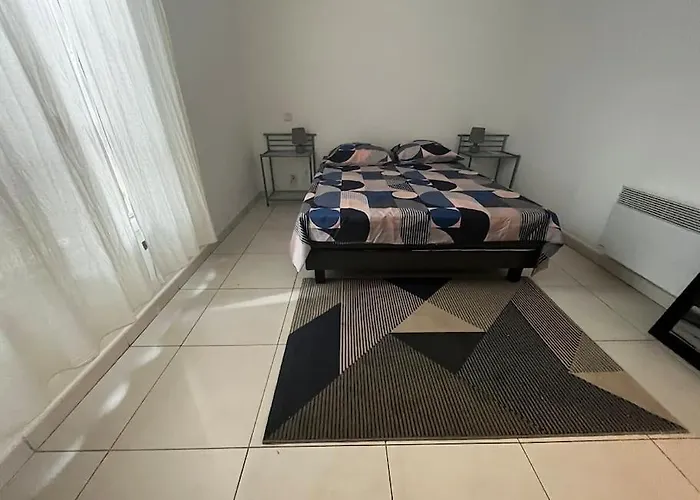 Trés Bel De 105 M2 Et 45 M2 De Terrasse à 100 M Du Port Apartamento *