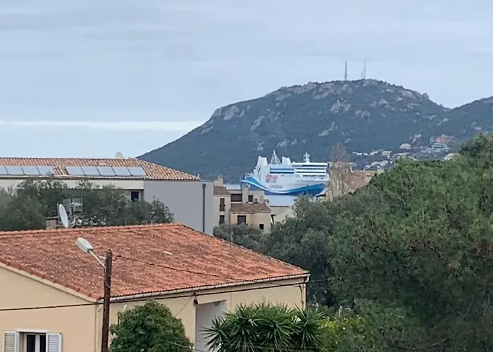 Trés Bel De 105 M2 Et 45 M2 De Terrasse à 100 M Du Port Porto Vecchio