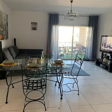 Trés Bel De 105 M2 Et 45 M2 De Terrasse à 100 M Du Port *