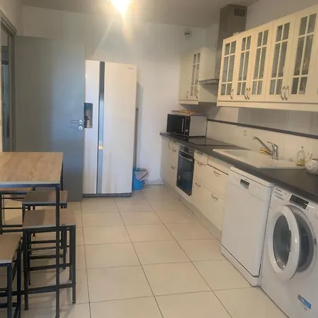 Trés Bel De 105 M2 Et 45 M2 De Terrasse à 100 M Du Port Apartamento Porto Vecchio
