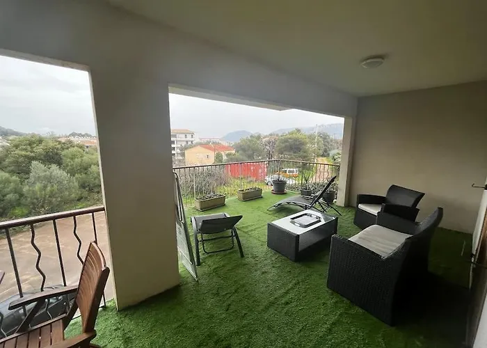 Appartement Trés Bel De 105 M2 Et 45 M2 De Terrasse à 100 M Du Port