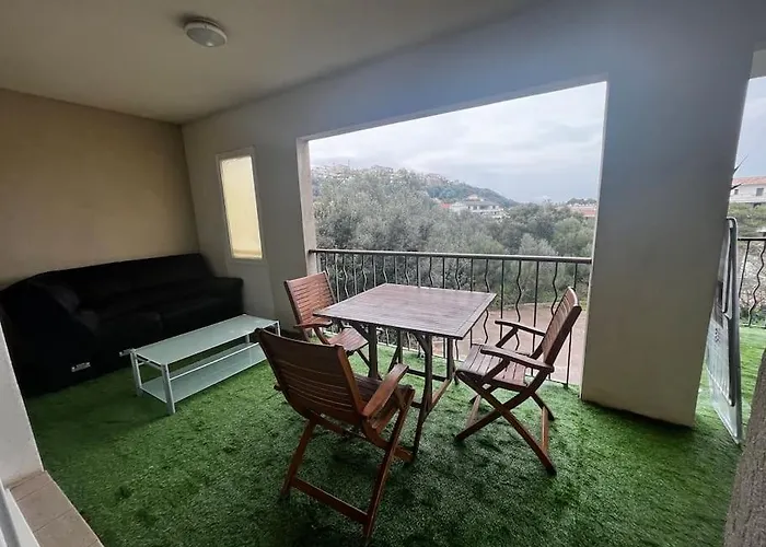 Trés Bel De 105 M2 Et 45 M2 De Terrasse à 100 M Du Port Porto-Vecchio (Corsica)